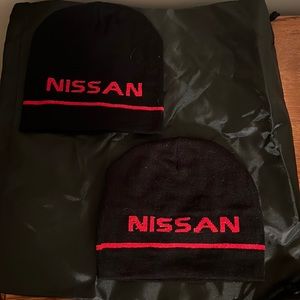 NWOT, Bundle 2 Nissan hats with free Geico bag